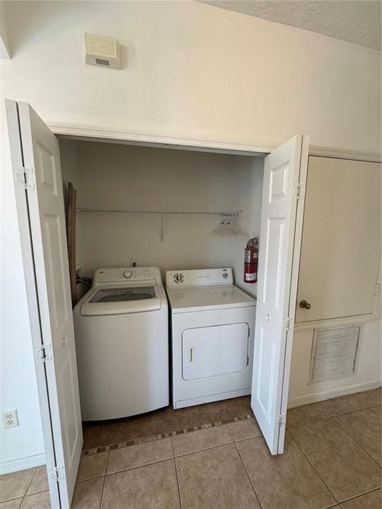 Active With Contract: $1,800 (3 beds, 2 baths, 1468 Square Feet)