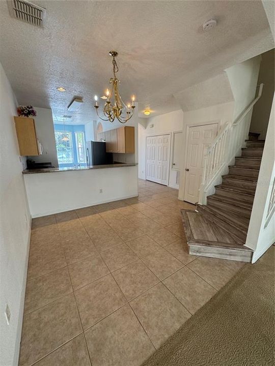 Active With Contract: $1,800 (3 beds, 2 baths, 1468 Square Feet)