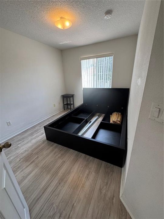 Active With Contract: $1,800 (3 beds, 2 baths, 1468 Square Feet)