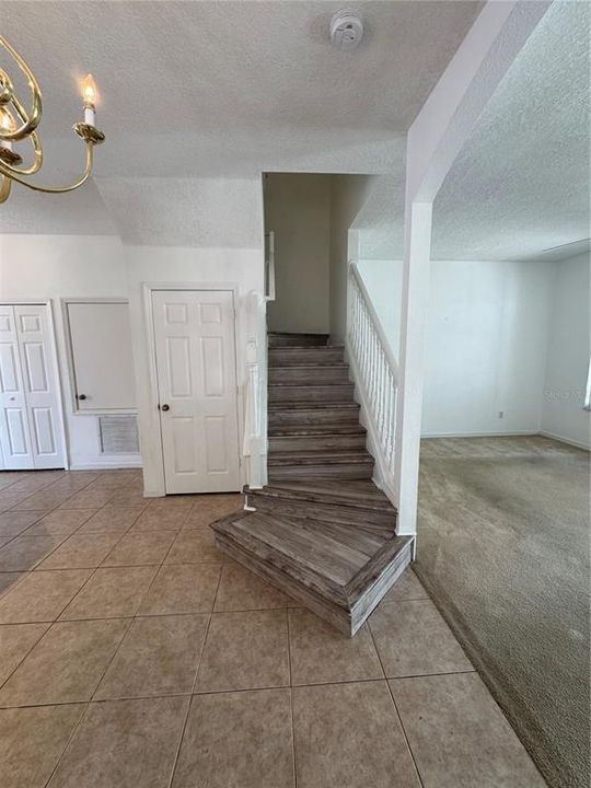 Active With Contract: $1,800 (3 beds, 2 baths, 1468 Square Feet)