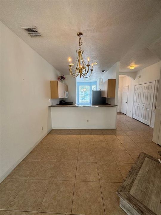 Active With Contract: $1,800 (3 beds, 2 baths, 1468 Square Feet)