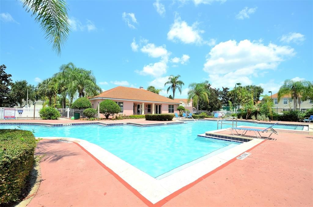 Active With Contract: $1,800 (3 beds, 2 baths, 1468 Square Feet)