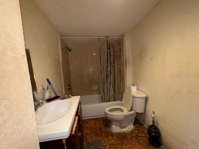 For Sale: $125,000 (3 beds, 1 baths, 1704 Square Feet)