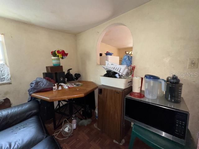 For Sale: $125,000 (3 beds, 1 baths, 1704 Square Feet)