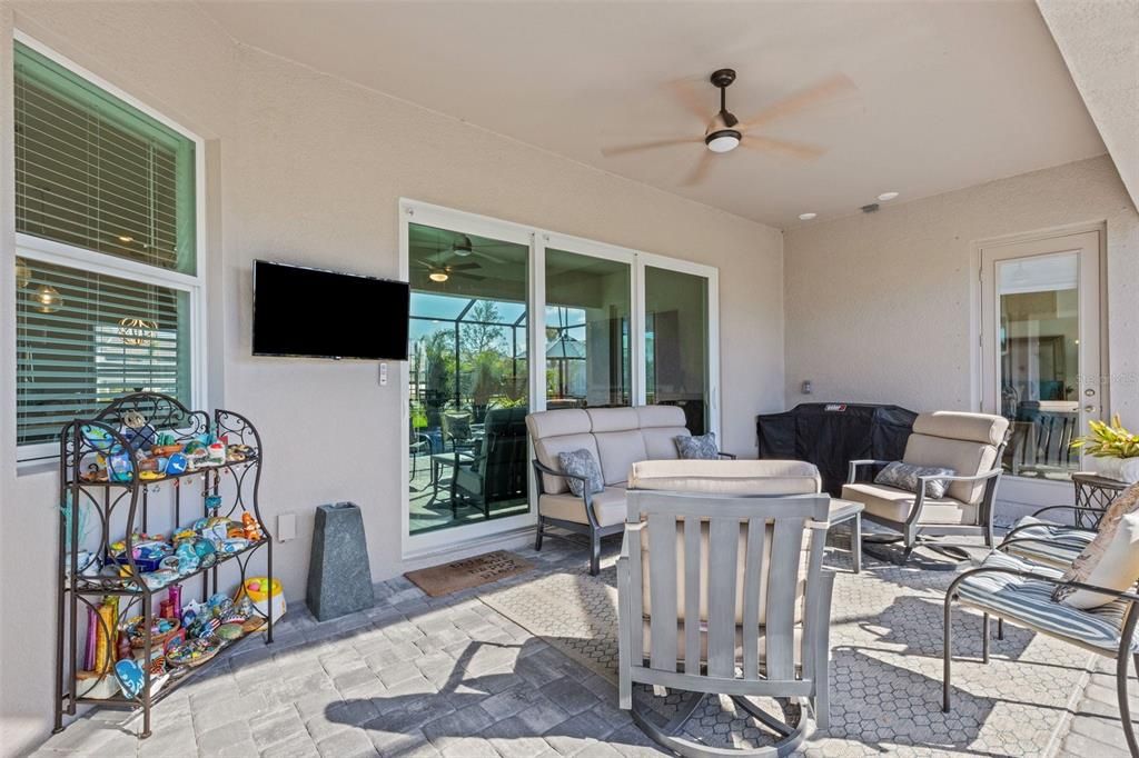 For Sale: $949,900 (4 beds, 2 baths, 2395 Square Feet)