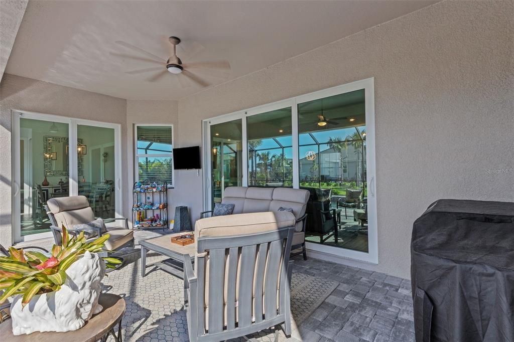 For Sale: $949,900 (4 beds, 2 baths, 2395 Square Feet)