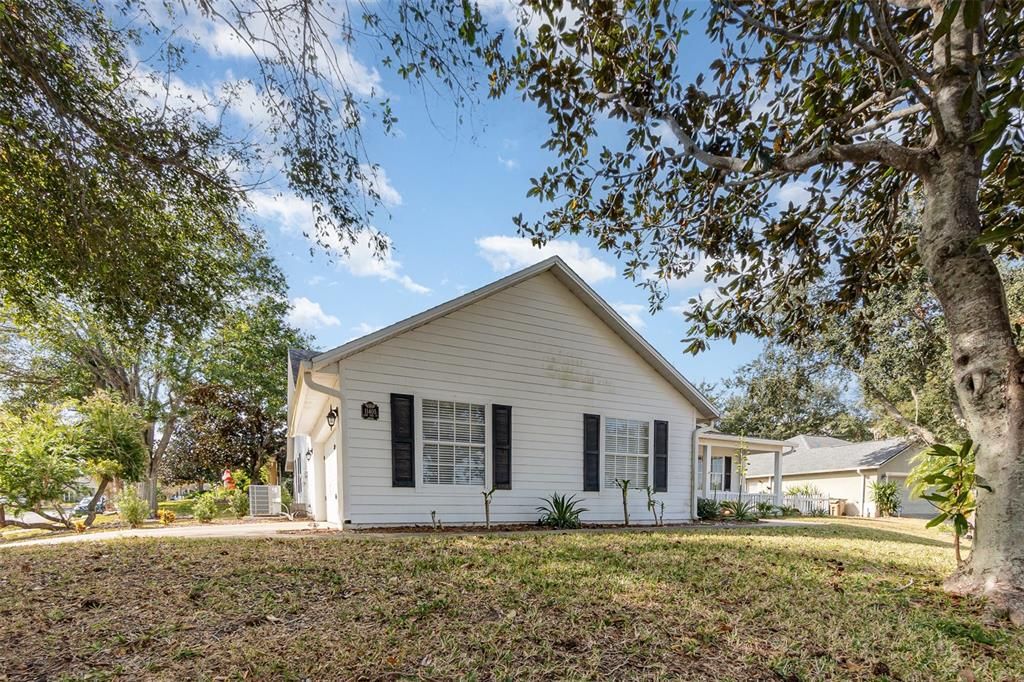 For Sale: $437,000 (3 beds, 2 baths, 1973 Square Feet)