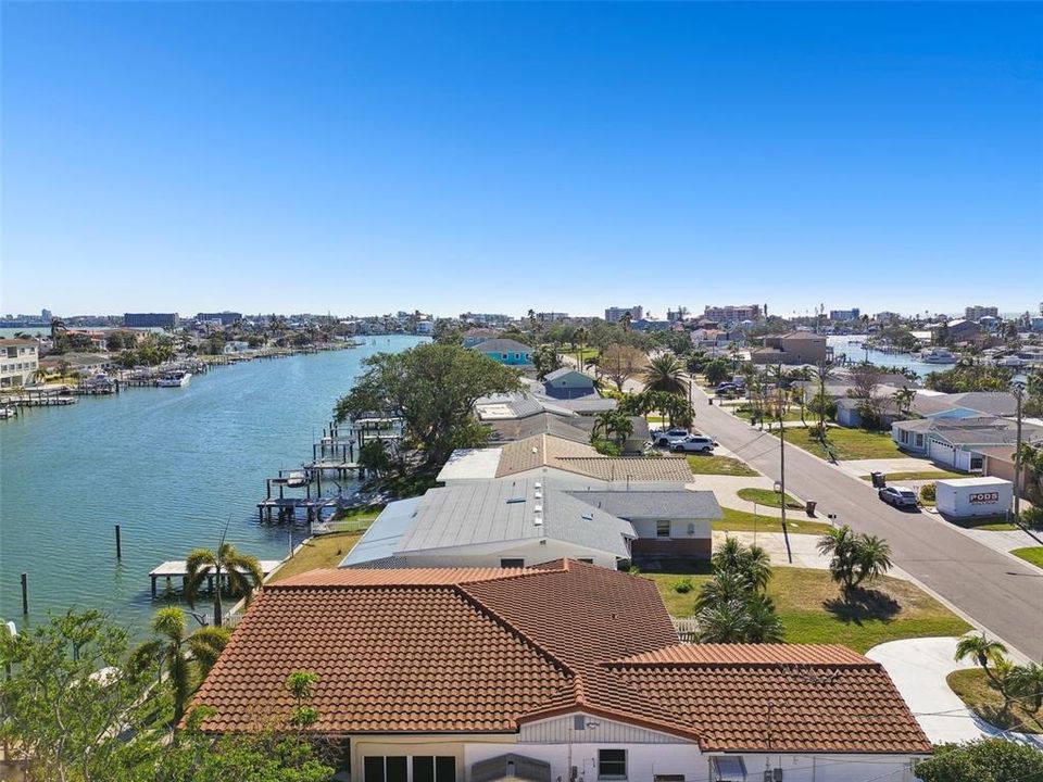 For Sale: $788,000 (3 beds, 2 baths, 1697 Square Feet)