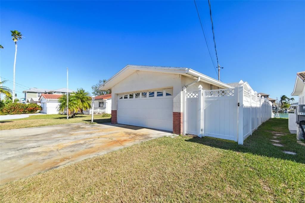 For Sale: $788,000 (3 beds, 2 baths, 1697 Square Feet)