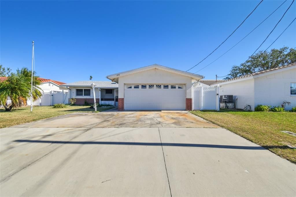 For Sale: $788,000 (3 beds, 2 baths, 1697 Square Feet)