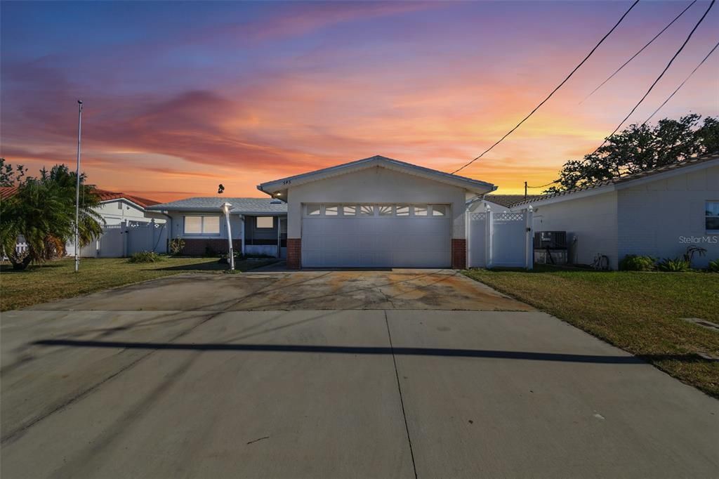 For Sale: $788,000 (3 beds, 2 baths, 1697 Square Feet)