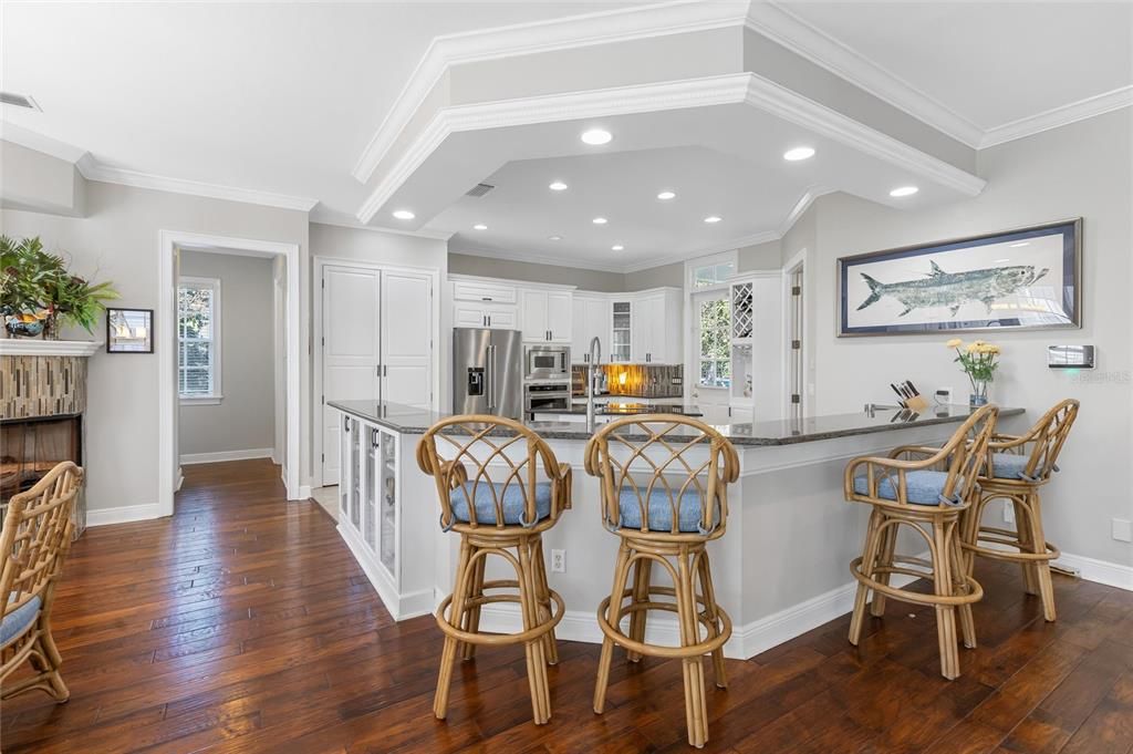 Breakfast Bar to Kitchen