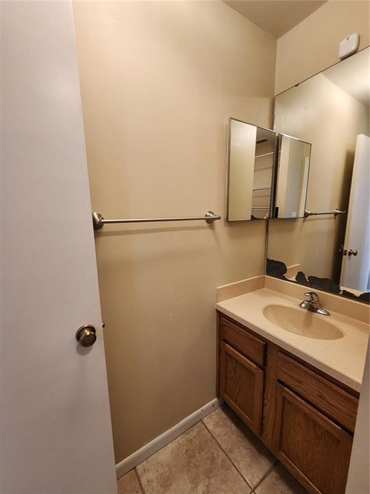 For Rent: $1,425 (2 beds, 1 baths, 1040 Square Feet)