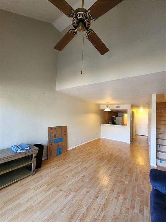 For Rent: $1,425 (2 beds, 1 baths, 1040 Square Feet)