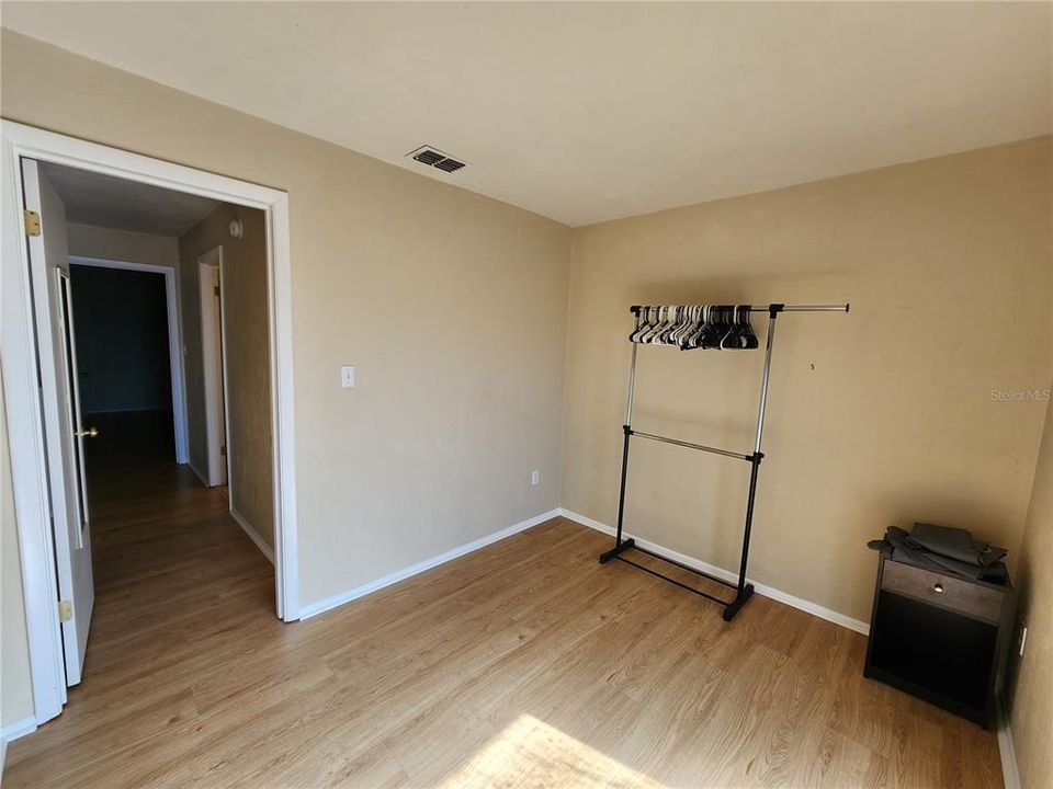 For Rent: $1,425 (2 beds, 1 baths, 1040 Square Feet)