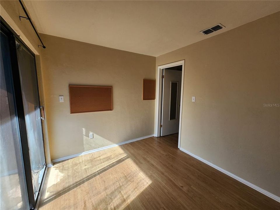 For Rent: $1,425 (2 beds, 1 baths, 1040 Square Feet)