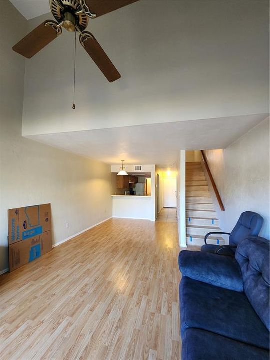 For Rent: $1,425 (2 beds, 1 baths, 1040 Square Feet)