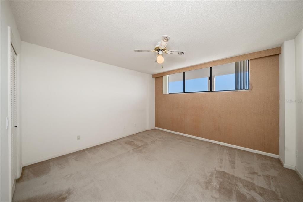 For Sale: $350,000 (2 beds, 2 baths, 1225 Square Feet)