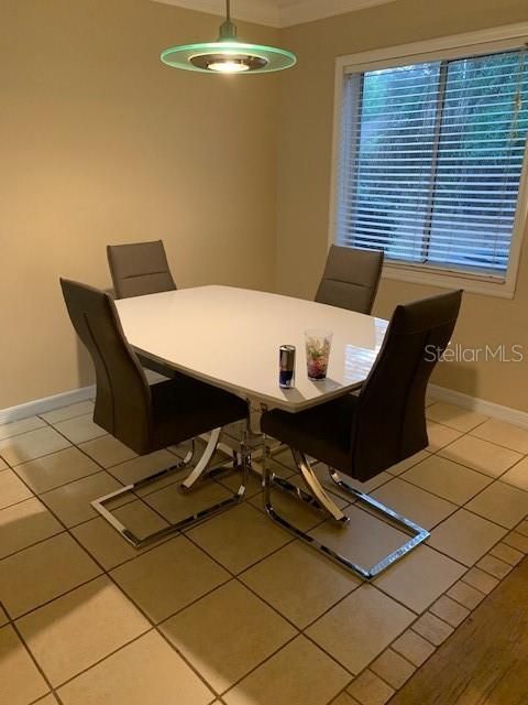 For Rent: $1,450 (1 beds, 1 baths, 739 Square Feet)