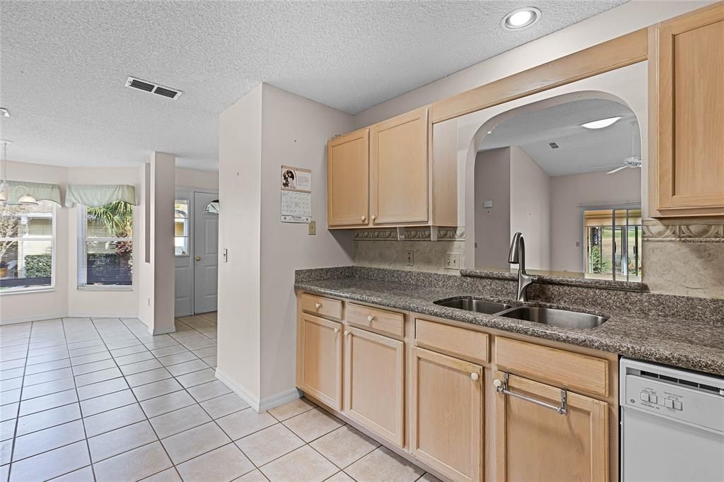 For Sale: $239,900 (2 beds, 2 baths, 1494 Square Feet)