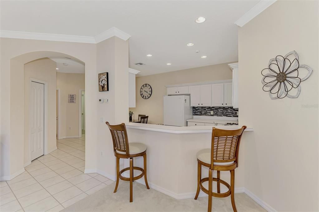 For Sale: $335,000 (2 beds, 2 baths, 1341 Square Feet)