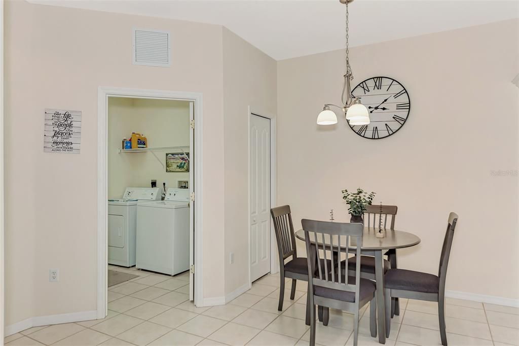 For Sale: $335,000 (2 beds, 2 baths, 1341 Square Feet)