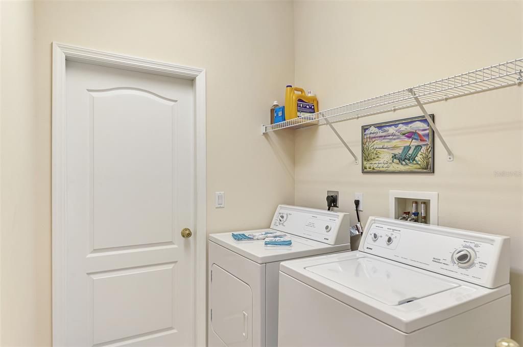 For Sale: $335,000 (2 beds, 2 baths, 1341 Square Feet)