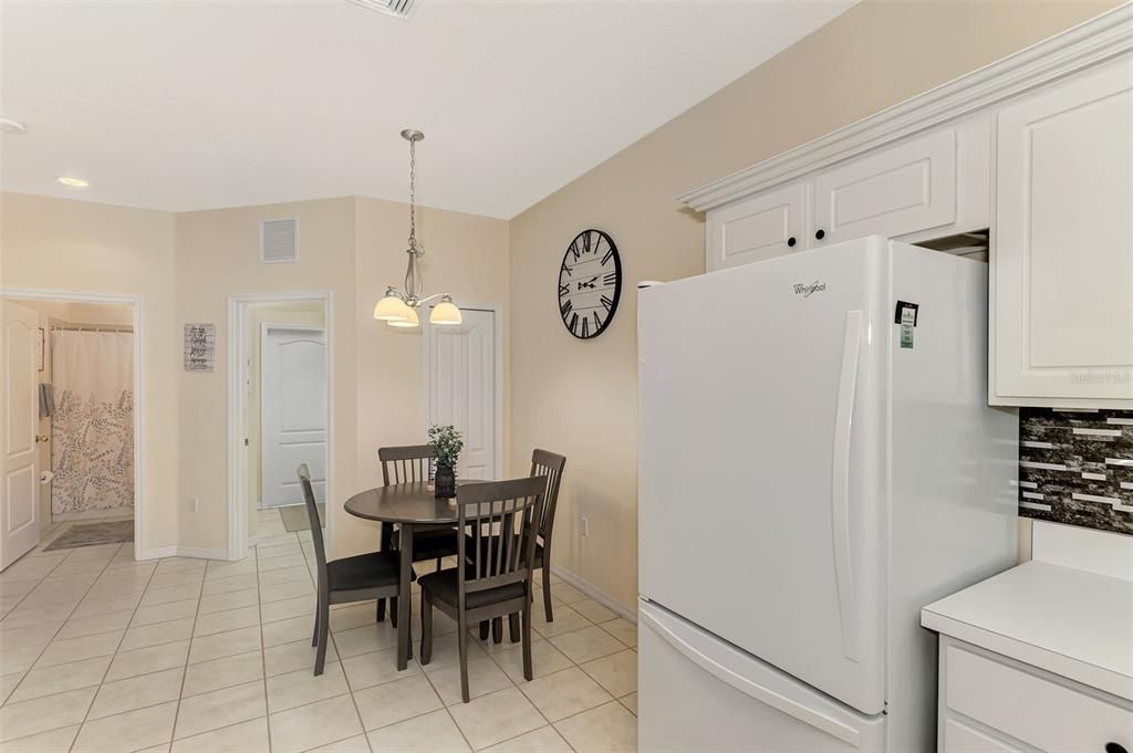 For Sale: $335,000 (2 beds, 2 baths, 1341 Square Feet)