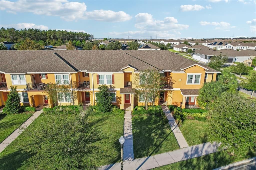 LOCATION, LOCATION, LOCATION!! Welcome to the BEST OF HORIZON WEST, WINTER GARDEN! This BEAUTIFUL, NEWLY BUILT TOWNHOME is located in HAMLIN RESERVE, one of the MOST SOUGHT AFTER COMMUNITIES in West Orlando!