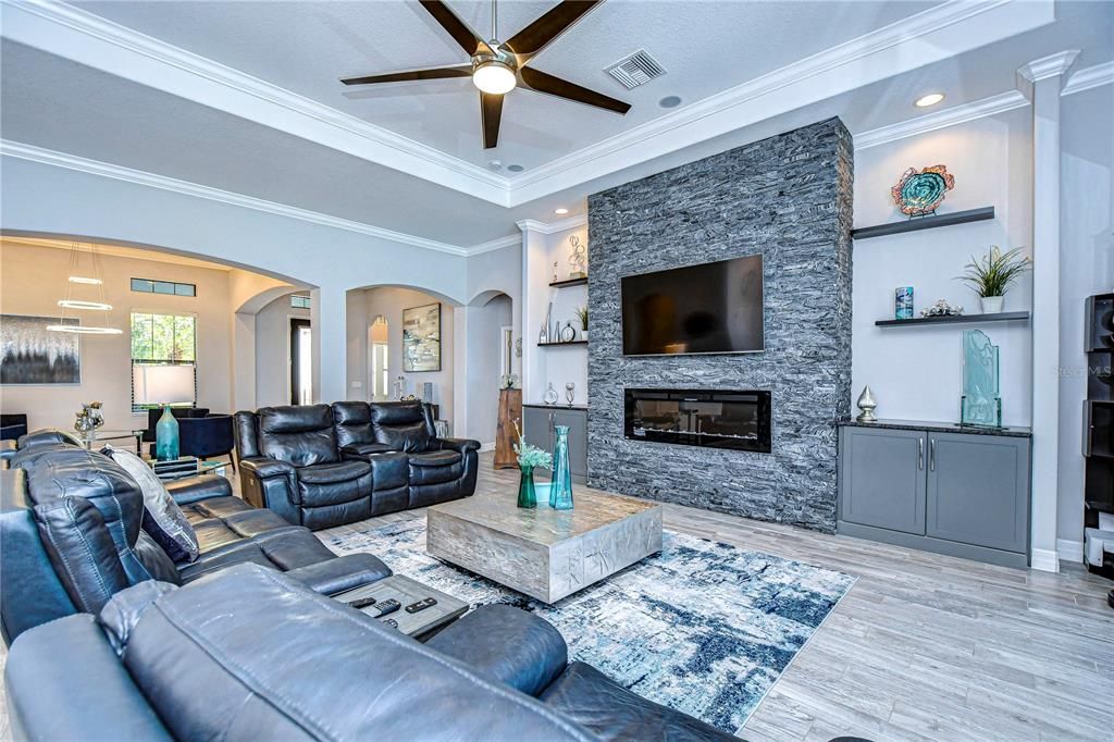 Kitchen with large island