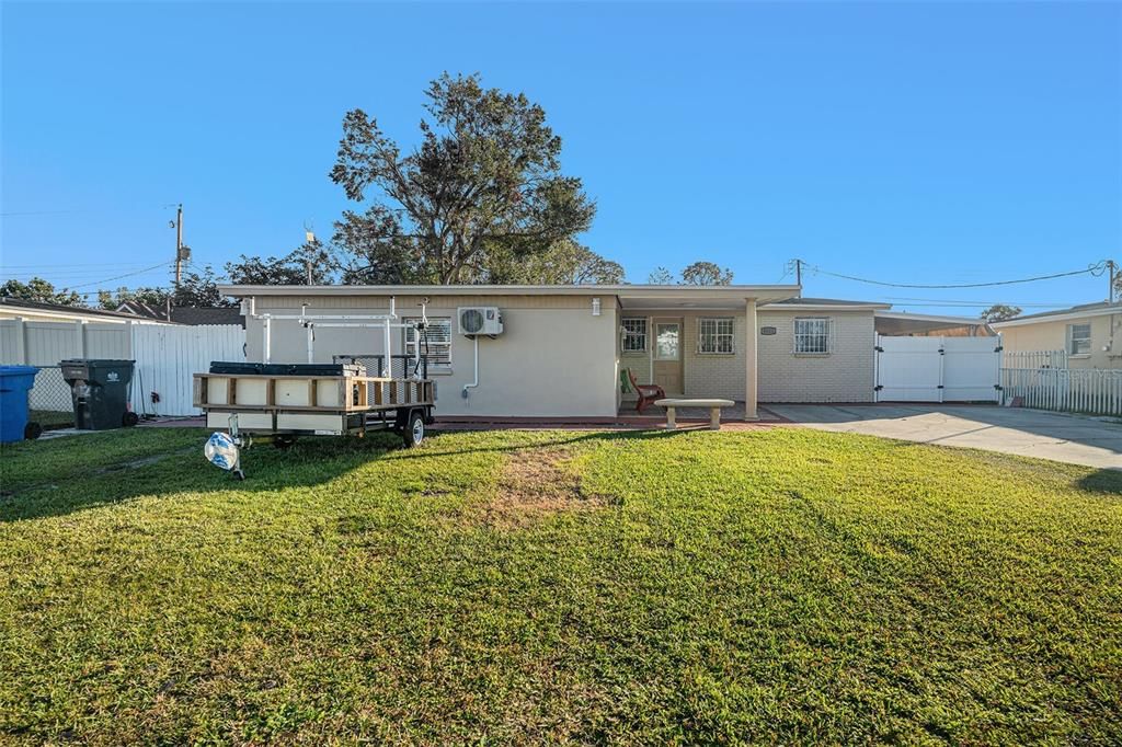 Active With Contract: $450,000 (4 beds, 2 baths, 1751 Square Feet)