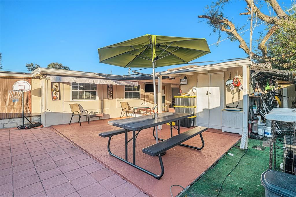 Active With Contract: $450,000 (4 beds, 2 baths, 1751 Square Feet)