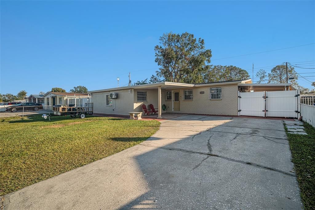 Active With Contract: $450,000 (4 beds, 2 baths, 1751 Square Feet)