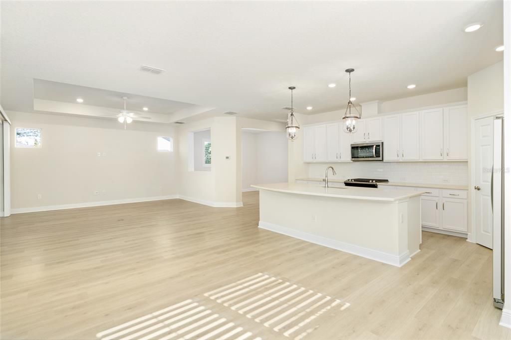 Active With Contract: $489,900 (2 beds, 2 baths, 1939 Square Feet)