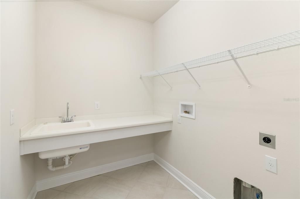 Active With Contract: $489,900 (2 beds, 2 baths, 1939 Square Feet)