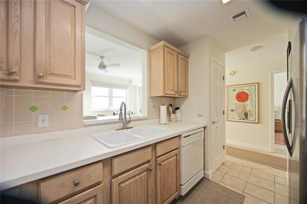 Kitchen with great counter space, Corian countertops