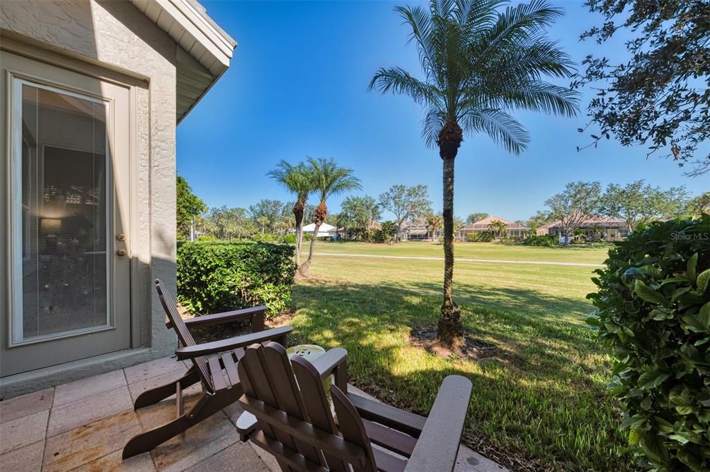 open lanai area to sit and enjoy fresh air