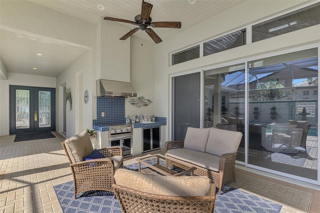 living space under roof in lanai