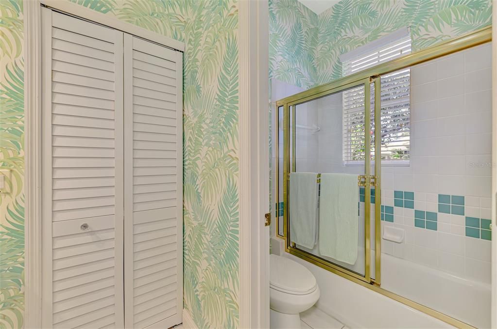 Shower/tub combo in casita