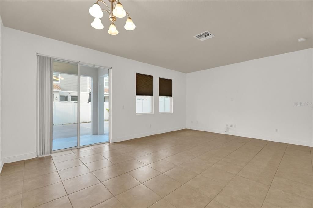 For Sale: $375,000 (3 beds, 2 baths, 1707 Square Feet)