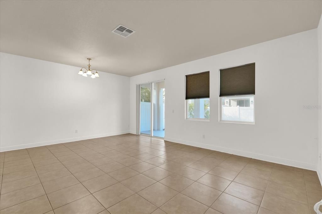 For Sale: $375,000 (3 beds, 2 baths, 1707 Square Feet)