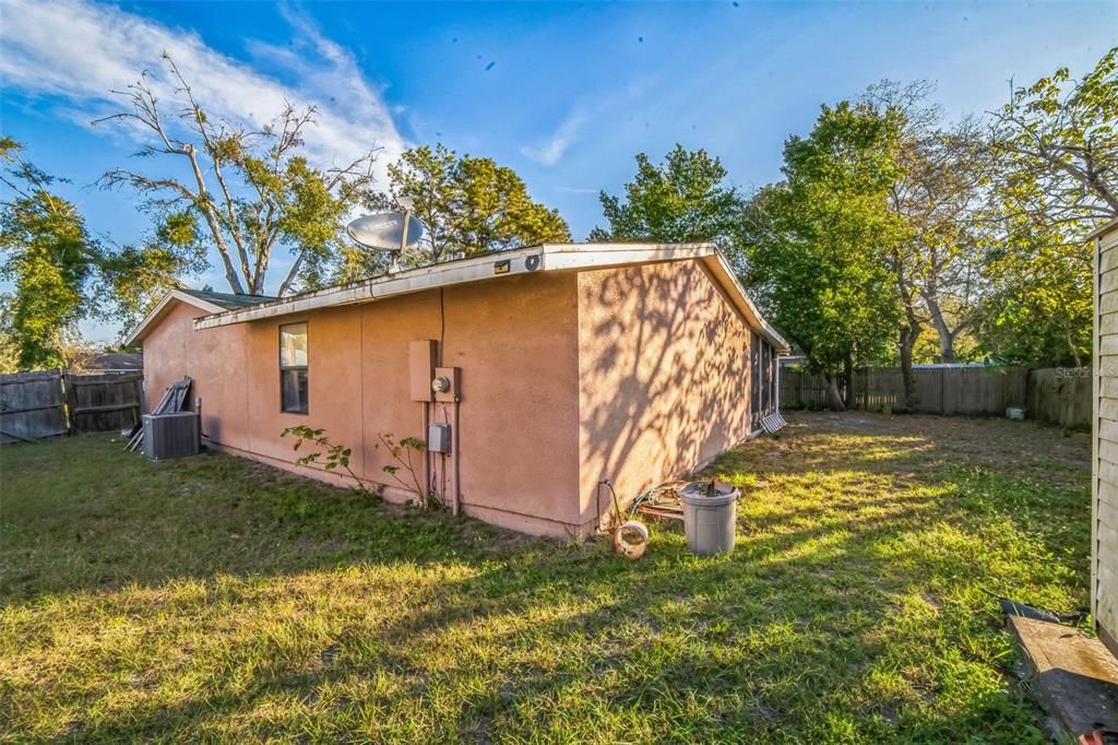 For Sale: $325,000 (3 beds, 2 baths, 1548 Square Feet)