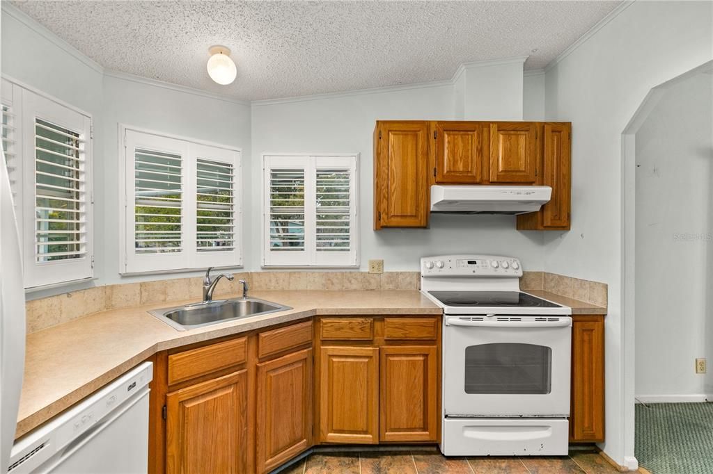 For Sale: $162,500 (2 beds, 2 baths, 1040 Square Feet)