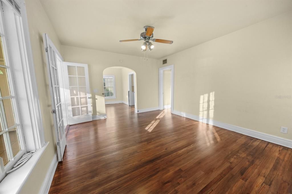 Beautiful archway to Dining Room