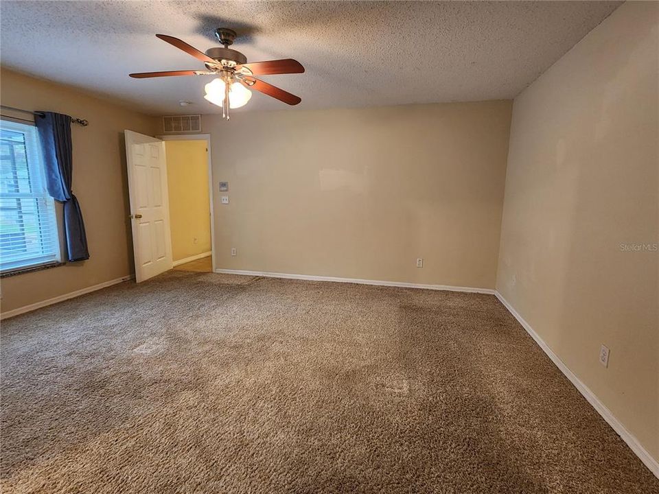 For Sale: $368,900 (3 beds, 2 baths, 1858 Square Feet)