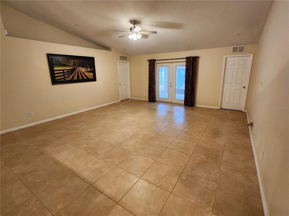 For Sale: $368,900 (3 beds, 2 baths, 1858 Square Feet)