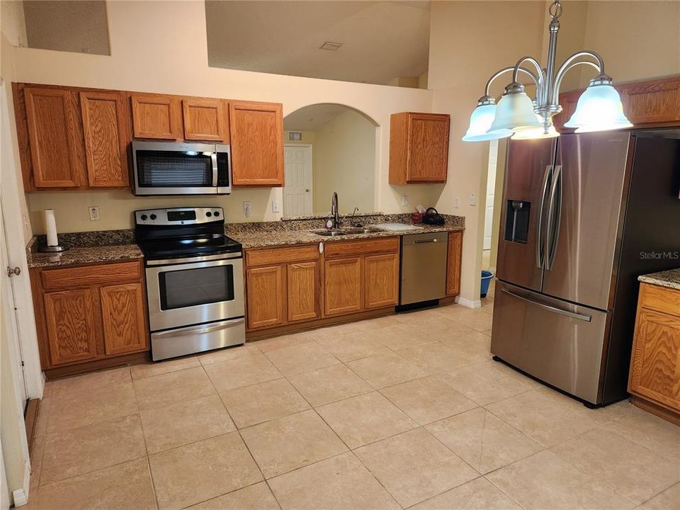 For Sale: $368,900 (3 beds, 2 baths, 1858 Square Feet)