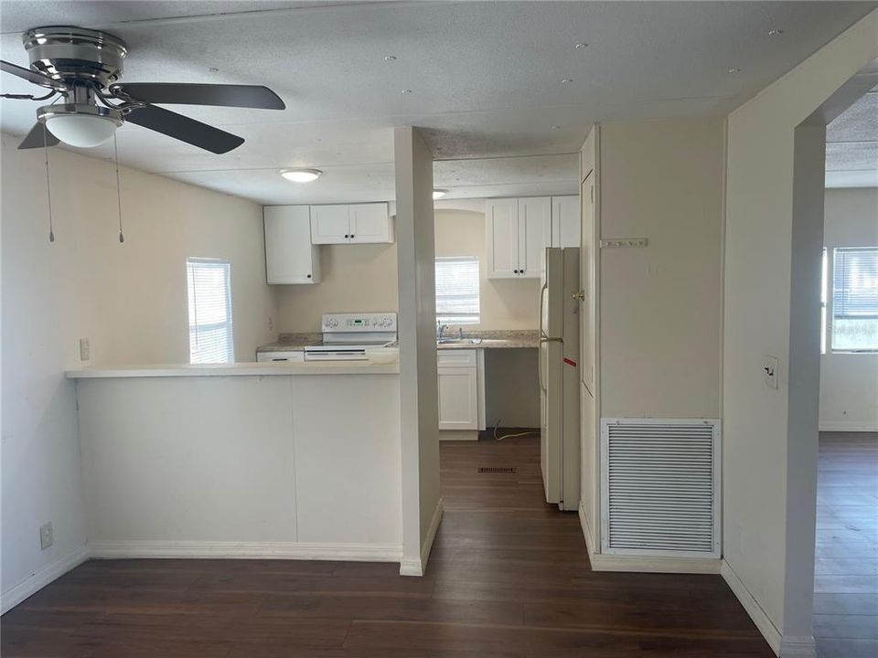 For Rent: $1,200 (3 beds, 2 baths, 1152 Square Feet)