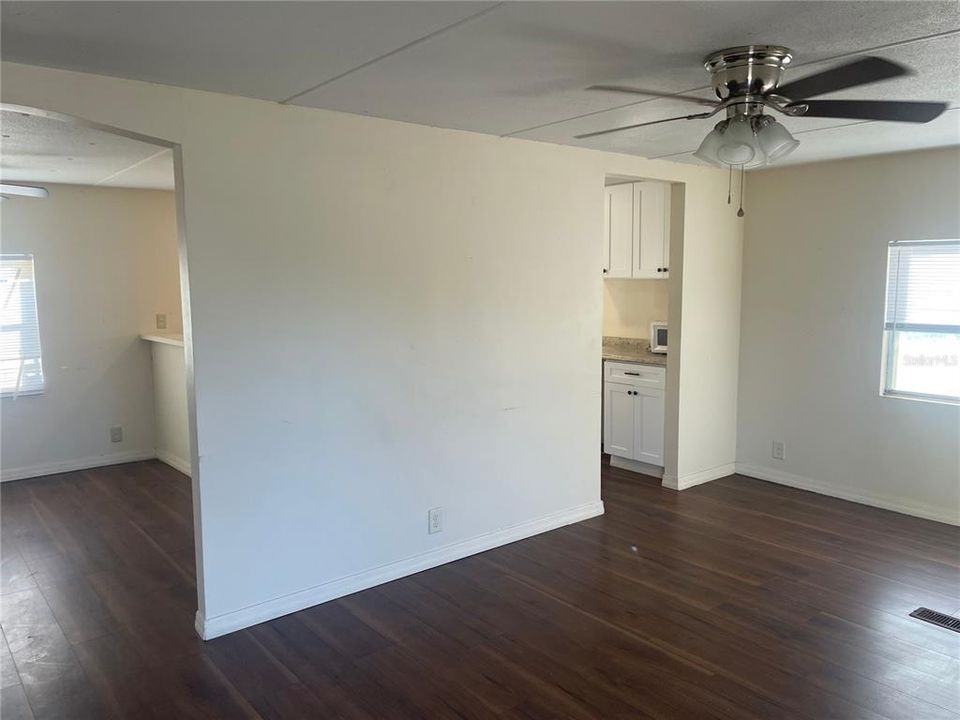 For Rent: $1,200 (3 beds, 2 baths, 1152 Square Feet)