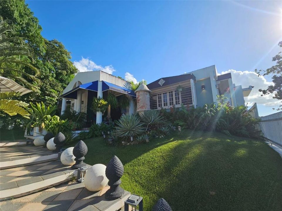 Recently Sold: $530,000 (4 beds, 4 baths, 4550 Square Feet)